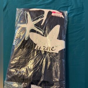 Summer days towel by thirty-one in navy starfish splash.  

60” L x30” W